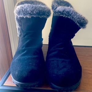 Khombu boots size 10